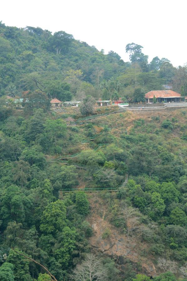 Hotel Prakruthi Yatri Nivas Māvingundi Exterior foto