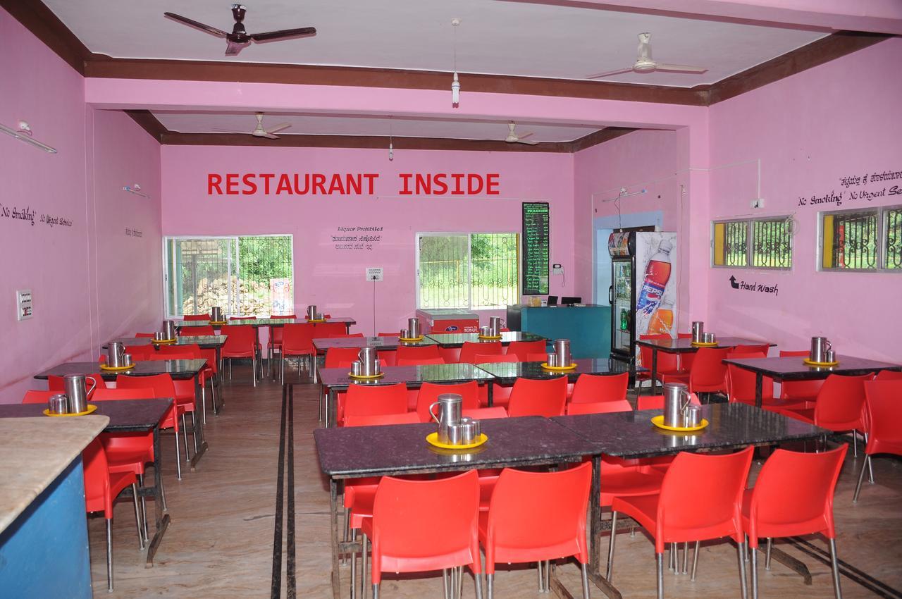 Hotel Prakruthi Yatri Nivas Māvingundi Exterior foto