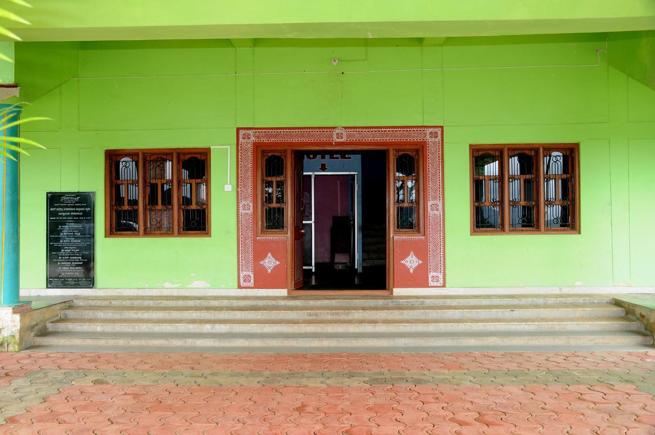 Hotel Prakruthi Yatri Nivas Māvingundi Exterior foto